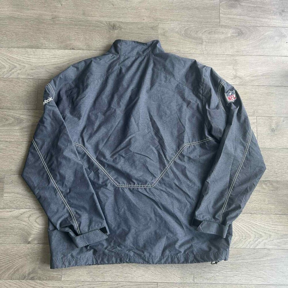 New England Patriots On‑Field Windbreaker - XL - Picture 5 of 7